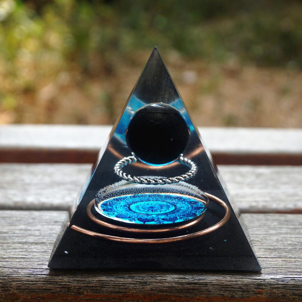 Powerful Obsidian Pyramid